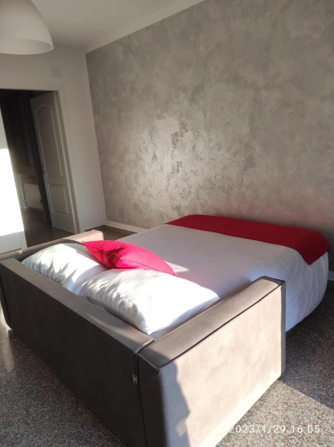 Red Tower Venice Apartment - 2 Mins From Vce Airport- Free Wifi Tessera Εξωτερικό φωτογραφία
