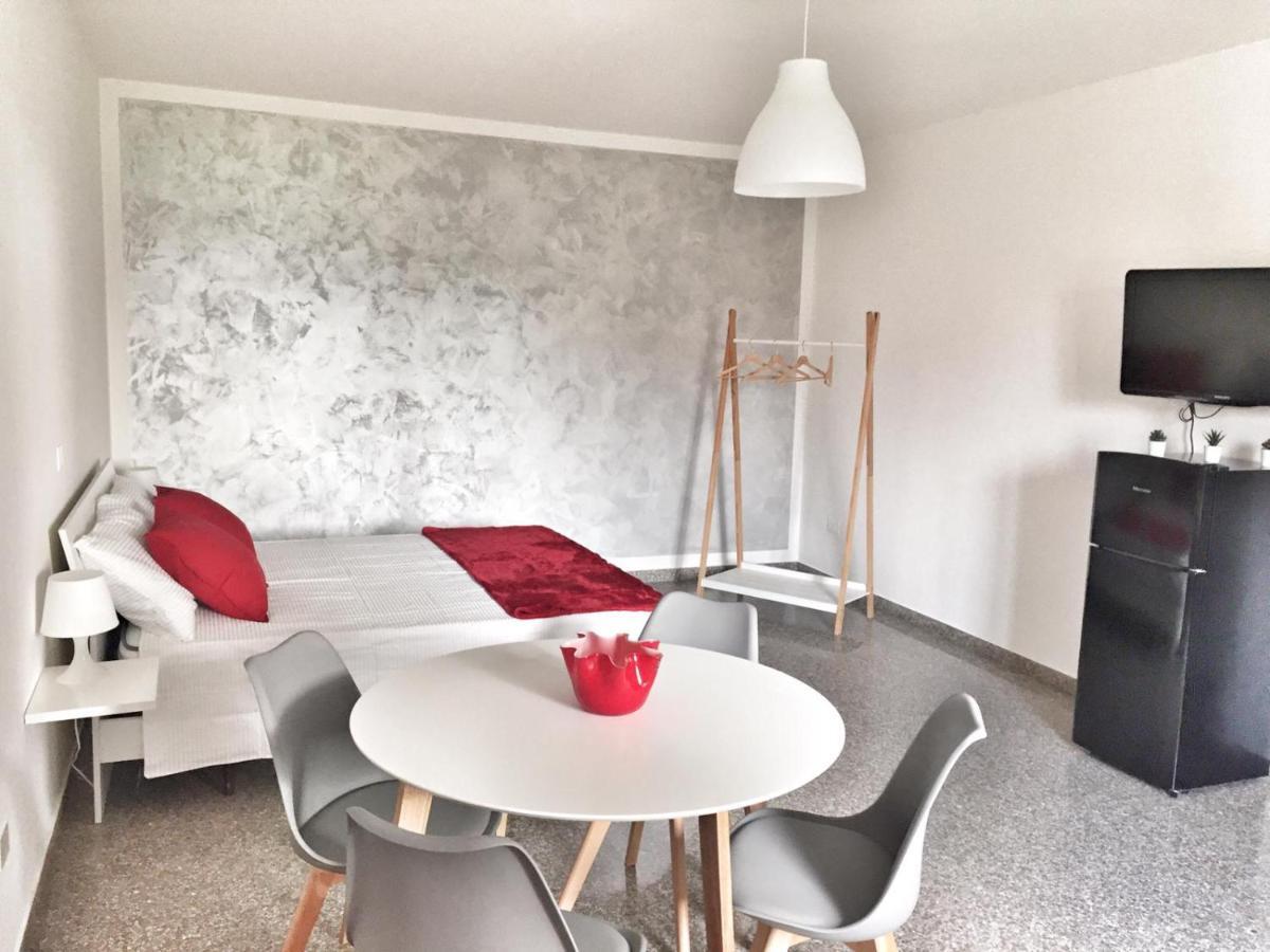 Red Tower Venice Apartment - 2 Mins From Vce Airport- Free Wifi Tessera Εξωτερικό φωτογραφία